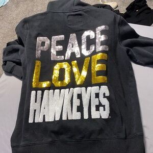 E5 College classics Iowa Hawkeye hoodie med peace love Hawkeye MEDIUM